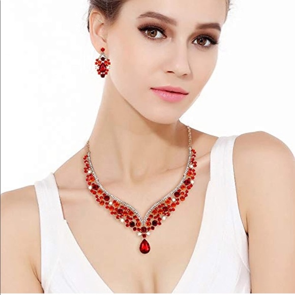 Yellow Gold & Ruby Red Austrian Crystal Teardrop V Shape Necklace & Earrings Set - Picture 5 of 6